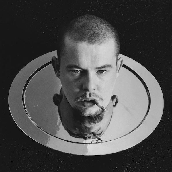 Alexander Mcqueen — позвольте себе роскошь свободы.