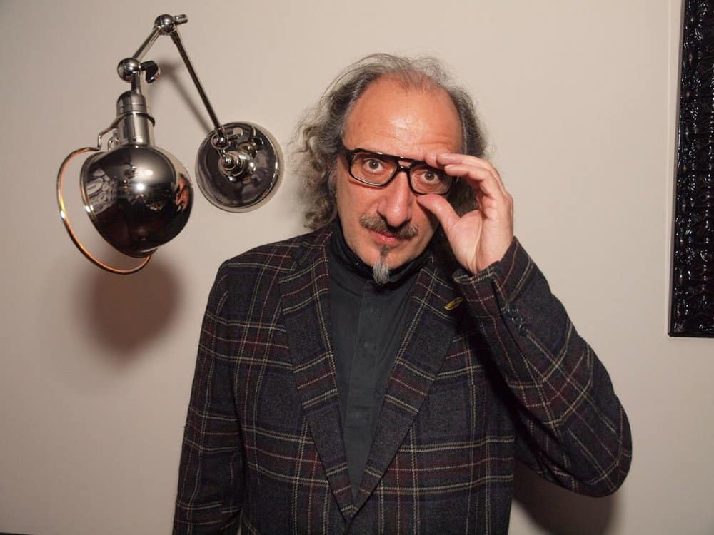 Alain Mikli — для тех, кто стремится видеть и быть увиденными.