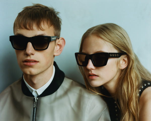 Аксессуары /// сменные чехлы, eyem цепочки и шнурки для носки очков, отвертки для подкрутки винтов, микрофибры для протирки очков и спреи для очистки линз.